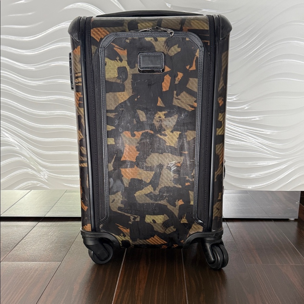 TUMI Tegra-Lite Mac International Carry-On Green Camo (2 available )